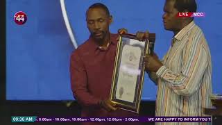 Azuza city from United States of America recognize Pastor Robert kayanja with a golden Award