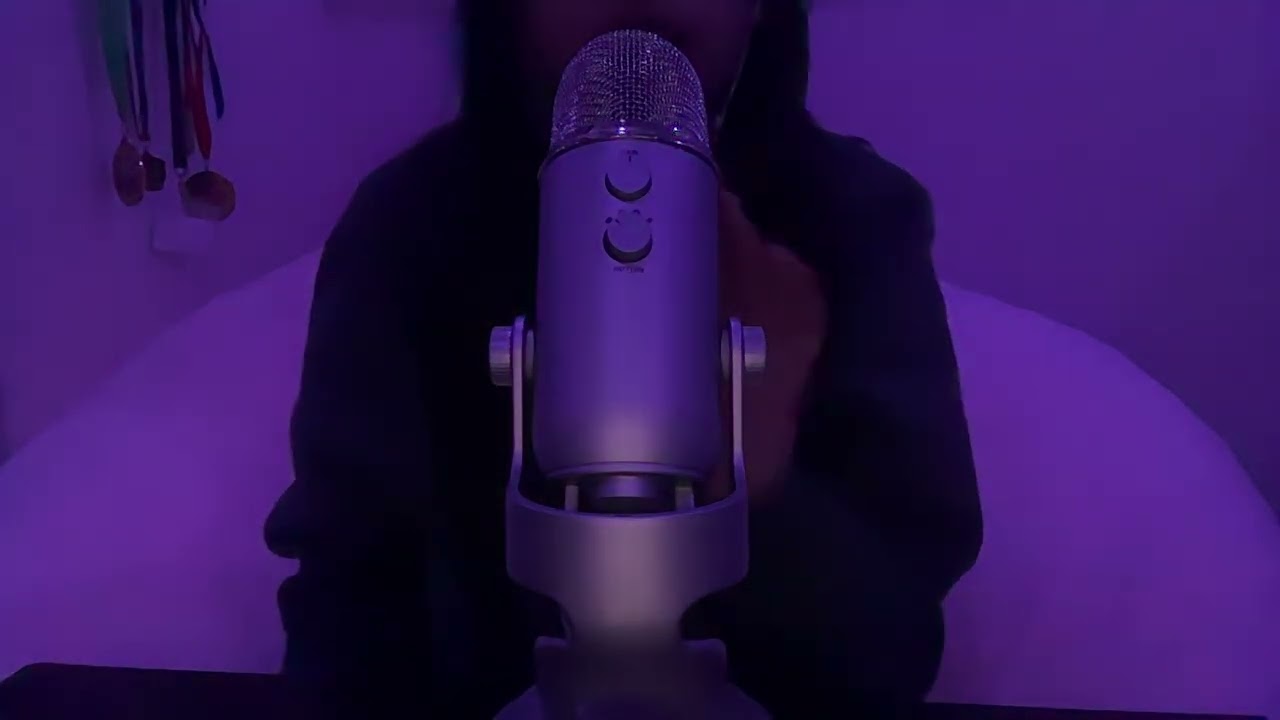 ASMR mic scratching | videomas day 2 🎄