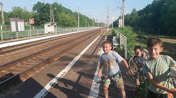 Дети впервые увидели Сапсан на скорости 200 km/h🚄 The children saw the train for the first 孩子们看到了火车