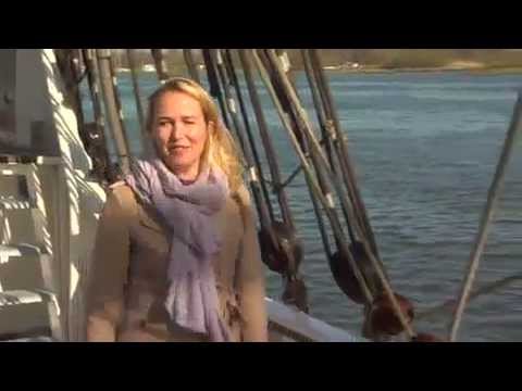 dutch reporter falls off boat into water ,,funny scene 