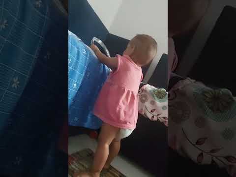 الملكه جيني بتتعلم المشي ٢