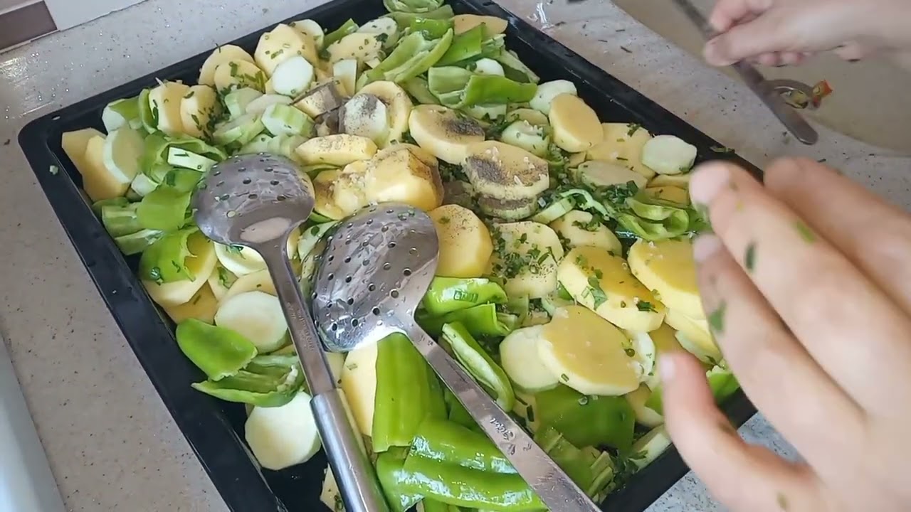 Tavuk Suyuyla Tepside Pratik Yemek Yapımı