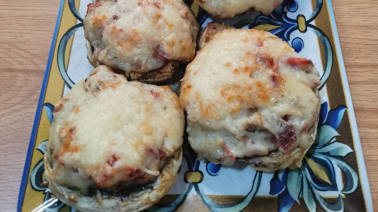 Una de las mejores formas de cocinar los champiñones, rellenos de jamón serrano y Bechamel 😋