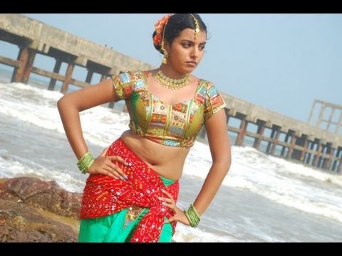 Divya Nagesh hot hot navels show