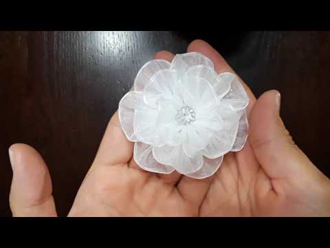 Como hacer una flor con listón de organza, fácil y bonita. | How to make an organza ribbon flower.