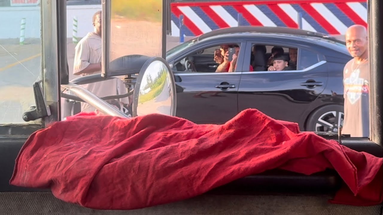 This family stopped by to see how it is  possible that my system can float things in my window 