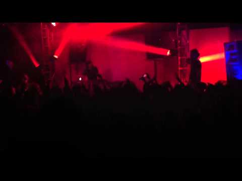 SKRILLEX - Scary