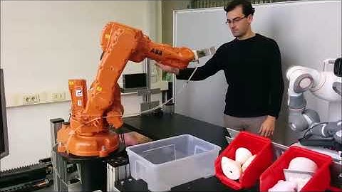 Safe human-robot collaboration based on multiple depth sensor measurements