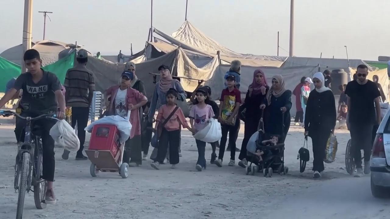 GAZA, i palestinesi in fuga dalle bombe: 