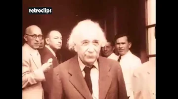 Qual ano Albert Einstein ganhou o Prêmio Nobel?