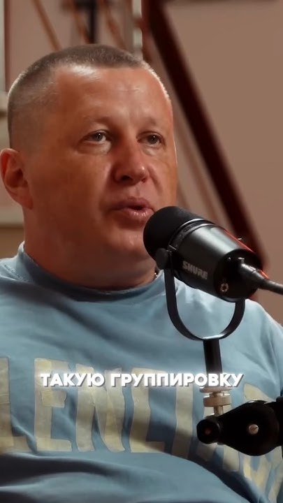 Максим Арцинович основатель ювелирного бренда MaximiliaN разгружал фуры ...