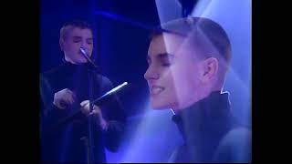 Sinéad O'Connor - 'Nothing Compares 2 U' | TOTP 1990