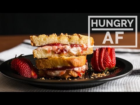 grilled-strawberry-cheesecake-sandwich-l-hungry-af