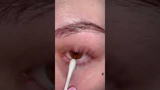 كيفية تنظيف العين