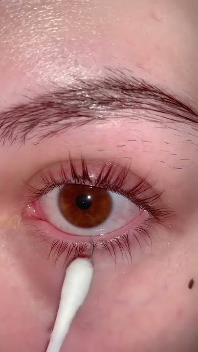 كيفية تنظيف العين