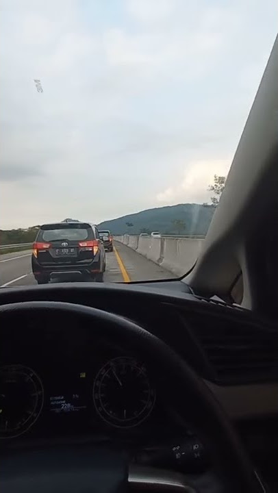 tidak ada bosen nya kalau lewat tol daerah malang pemandangannya superrr 👍