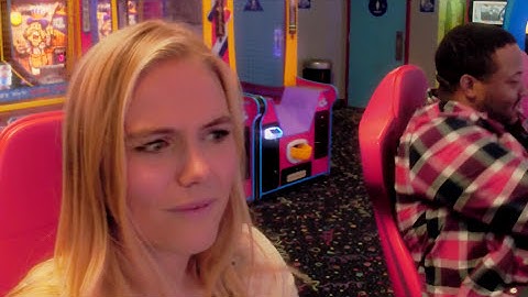 First Date With Julia - Arcade - Click - Immersive Music Video - Tom Goss feat. Kahmone