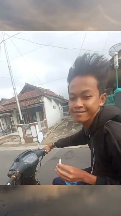 meme sad moment menggunakan motor supra bapak using motorcycle Supra Father😎