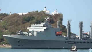 【海軍艦艇】舷號AOE 532 磐石油彈補給艦 進港 海軍禮節：站波 (或稱站𦨭、站坡) (ROCN Fast Combat Support Ship , manning the rail)