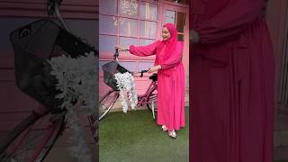 عالم النساء الوردي