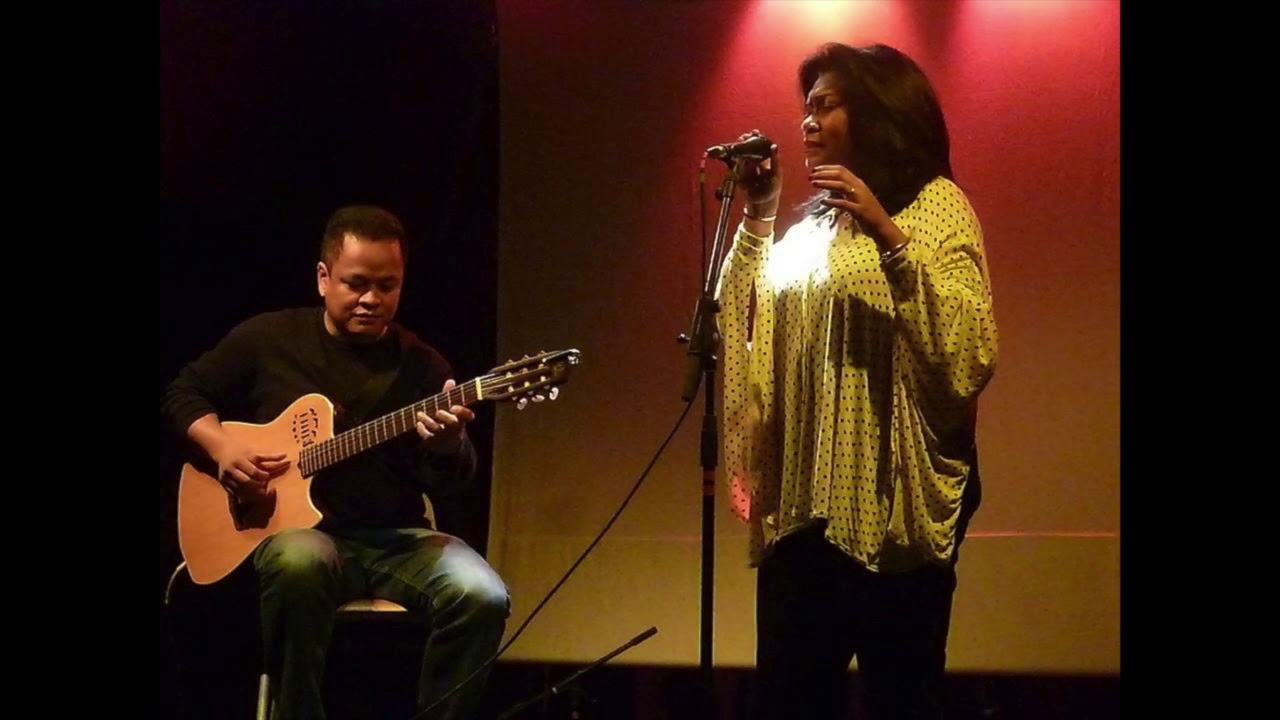 LALATIANA ACOUSTIC DUET