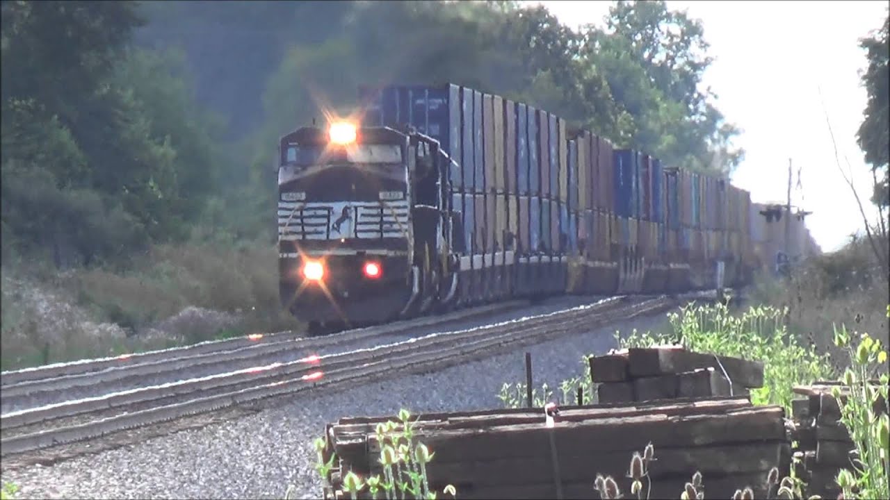 ex-conrail-dash-8-s-lead-hotshot-intermodal-youtube