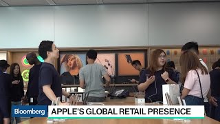Apple Stores Hit With Customer Service Complaints Apple Stores Hit With Customer Service Complaints
