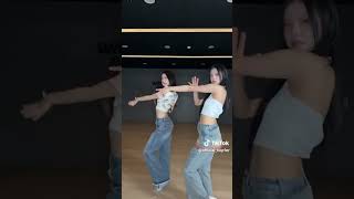 Download Lagu KEP1ER X SUPER JUNIOR OFFICIAL TIKTOK VIDEOS 2025.07.24!!! @Kep1er_Offcl @SUPERJUNIOR 😍😍❤️❤️🔥🔥💯🌹🎉🎊 MP3