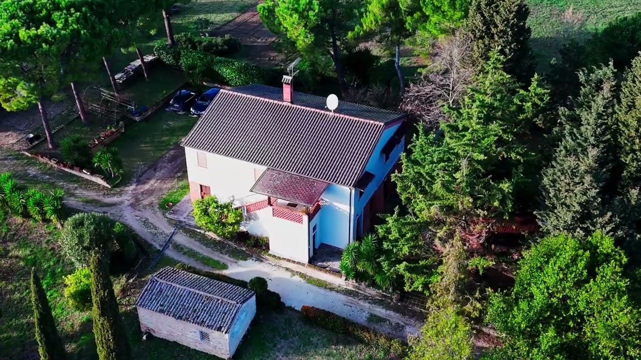 Villa a Civitanova Marche immersa nell'oasi naturale