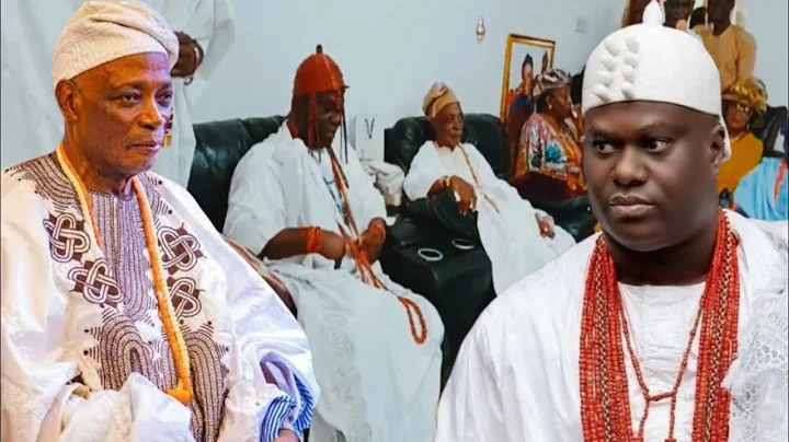 Oba Ladoja Olubadan Finally Dances to Good Music of Merenge with Former Governor Olagunsoye Oyinlola