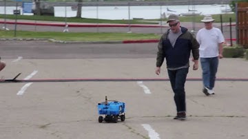 Random autonomous car testing chaos at the 2013 Sparkfun AVC