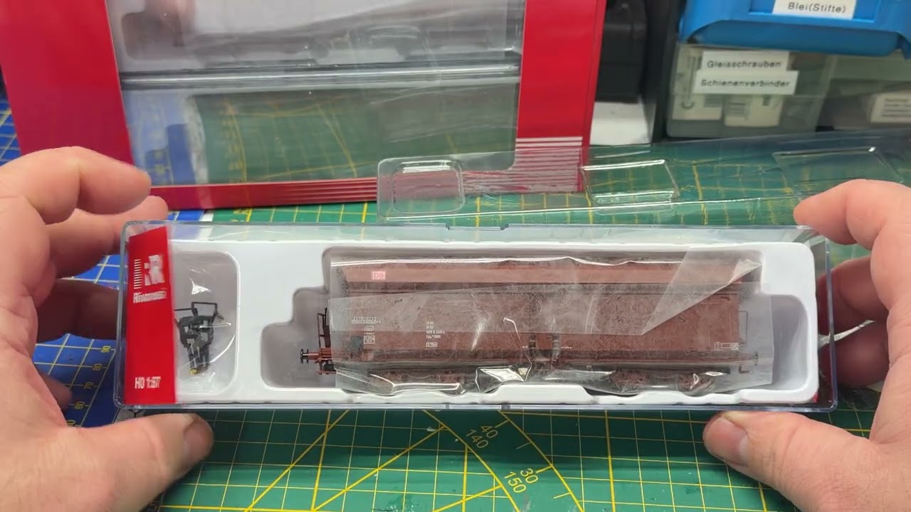 „Unboxing“ Rivarossi HR6520 3 Teilig H0 Schüttgutwagen / Kohlewaggons