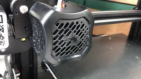 My new Ender 3 V2 - start making horrible noise.