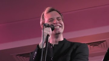 Концерт Алексея Гомана с авторскими песнями в джаз-клубе Союз Композиторов.