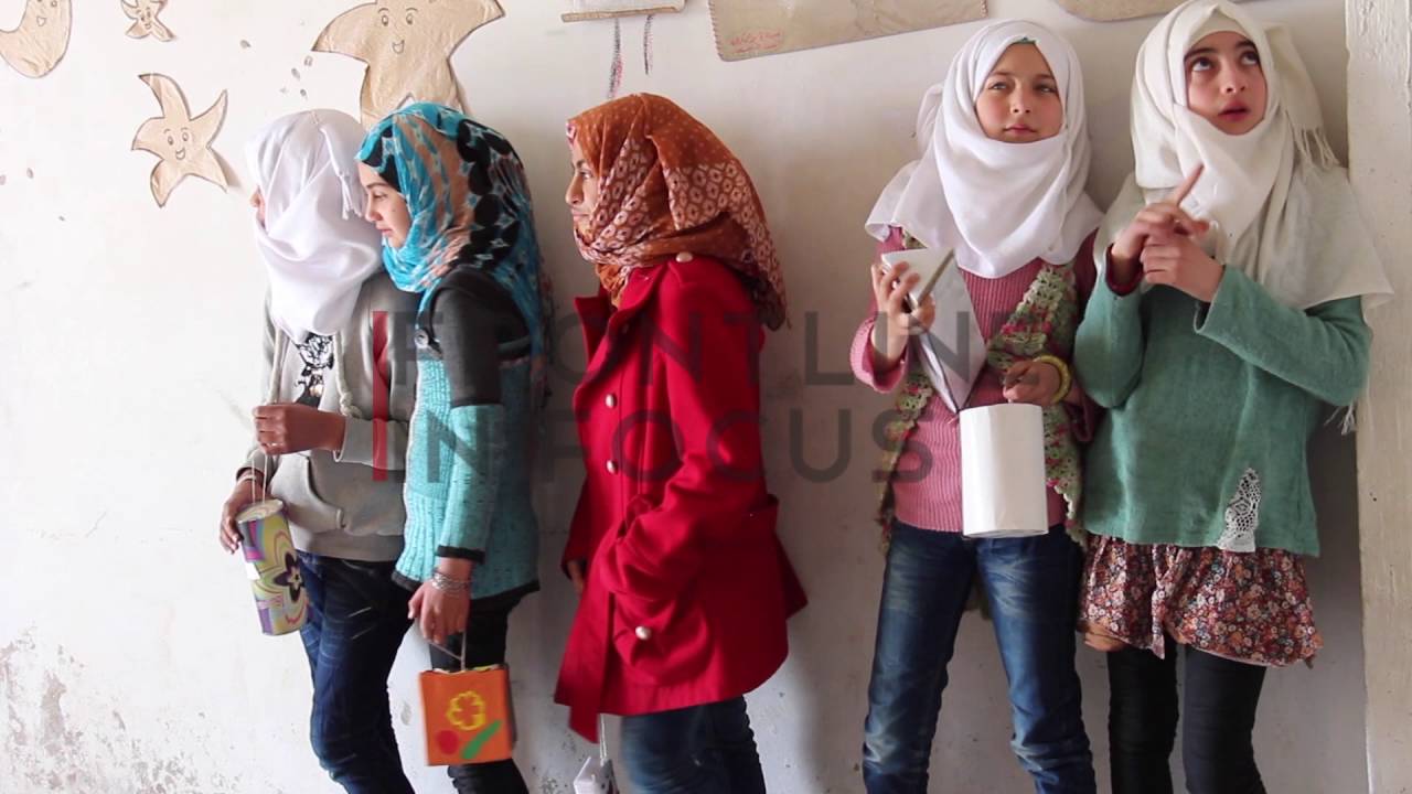 مدجنة تتحول الى مدرسة ببلدة التمانعة بريف ادلب الجنوبي