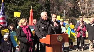 Ukrainian American rally in front of Killenworth mansion, Glen Cove on Feb. 26.