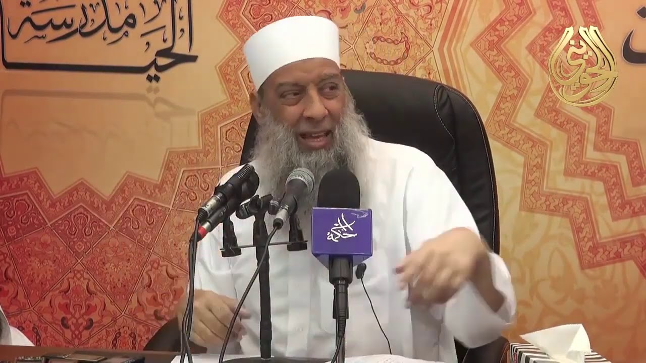 لماذا لا نصلي في مساجد بها قبر وقبر النبي ﷺ داخل المسجد | للشيخ الحويني