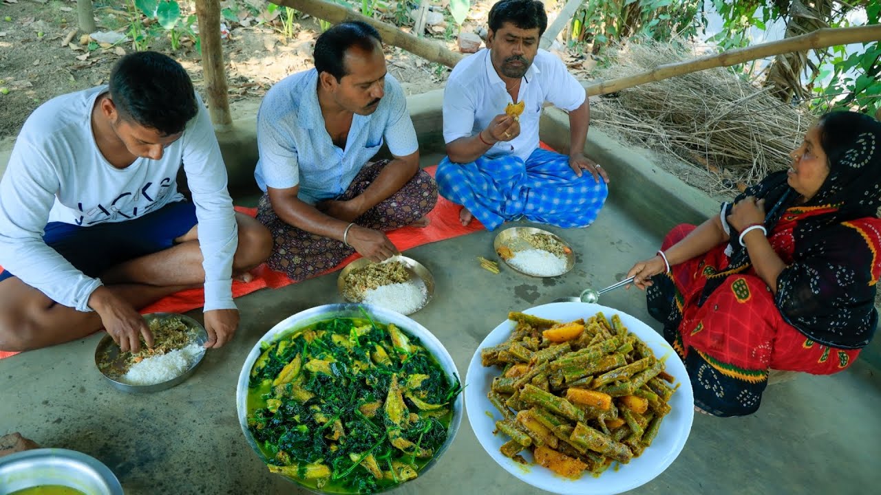 একটু অন্য রকম রেসিপি-আলু দিয়ে ডাটা চচ্চড়ি,তেলা কচুর পাতা দিয়ে ছোট মাছ রান্না ও কুমড়ো ফুলের বড়া|