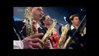 Video thumbnail of "Philip Glass: Concerto for saxophone quartet and orchestra Mvmt. 2"
