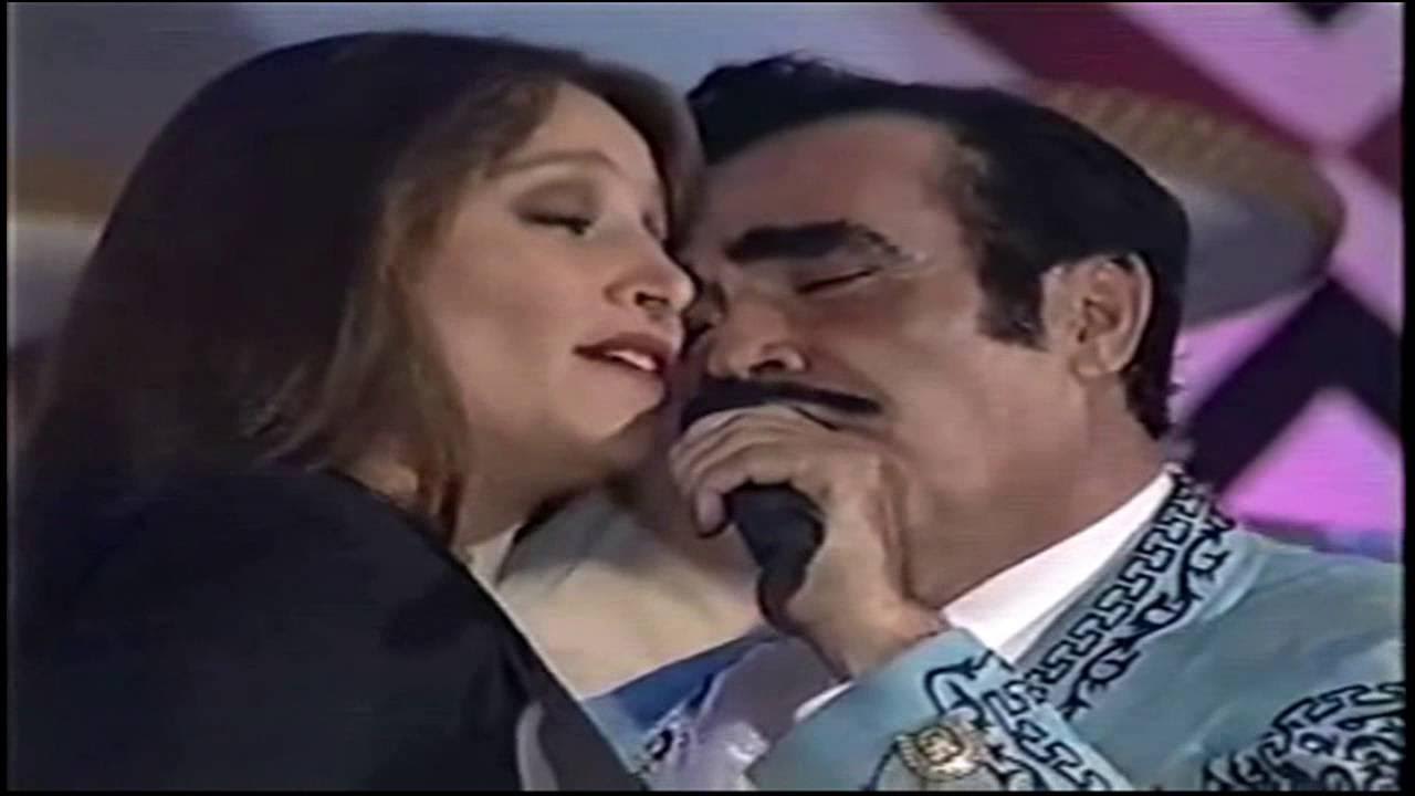 SI NOS DEJAN - VICENTE FERNANDEZ Y DANIELA ROMO SI NOS DEJAN - VICENTE FERNANDEZ Y DANIELA ROMO