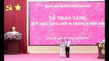 Đảng bộ TP trao huy hiệu Đảng đợt 2 9