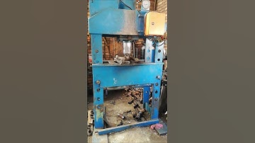 PUSHING OUT BUSHES AND WORN PINS IN FIXING EXCAVATOR