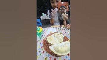TBBAT - Jakarta Indonesia, first time trying Durian fruit with reaction video. STRANGEST FRUIT EVER!