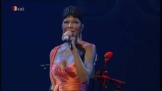 Natalie Cole (1950 - 2015) &amp; Nat King Cole (1919 - 1965) – Live at AVO Sessions – Unforgettable