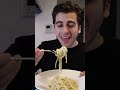 イタリア人の3つの食材でできるパスタの作り方【Cacio e pepe】#Shorts