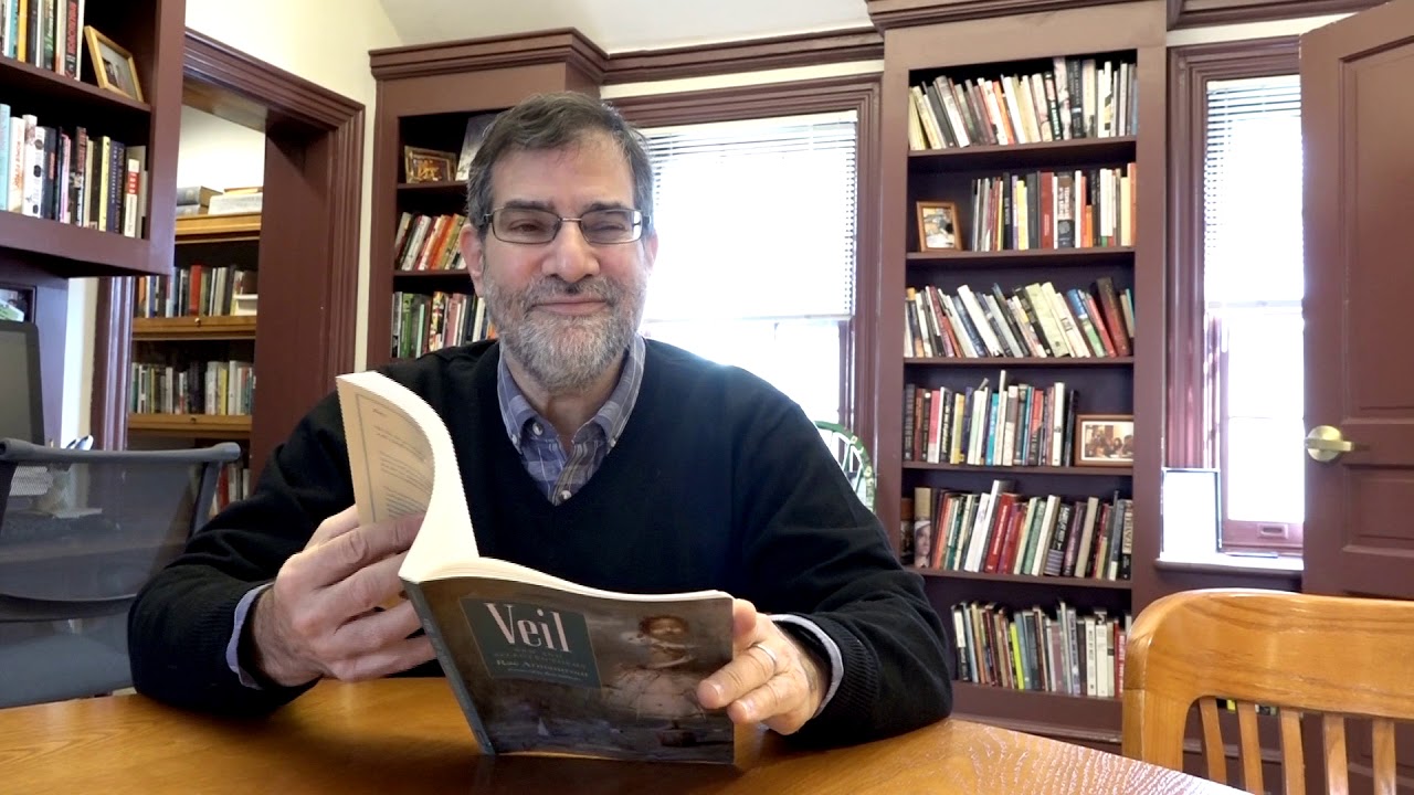 Al Filreis discusses Rae Armantrout's "ANTI-SHORT STORY"