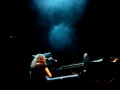 Regina Spektor breaks down on stage