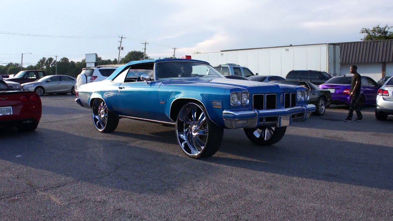 Battle of the Whipz Block Party Oldsmobile Delta 88 Vert on 30" Asanti Wheels