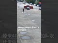 队友出警未归 警铃响起 站岗的他第一时间转身奔向车库 打算自己出警 一人似一队 怒赞 队友出警未归 警铃响起 站岗的他第一时间转身奔向车库 打算自己出警 一人似一队 怒赞