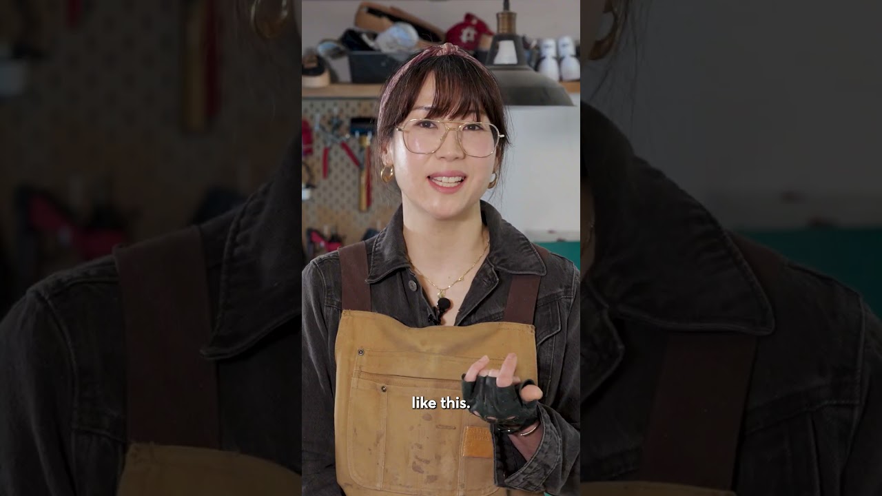 47-летняя женщина оставила пост вице-президента компании, чтобы стать сапожницей. Теперь она счас...